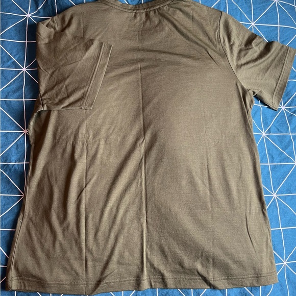 Mons Royale Women’s Tech Tee - Picture 3 of 4